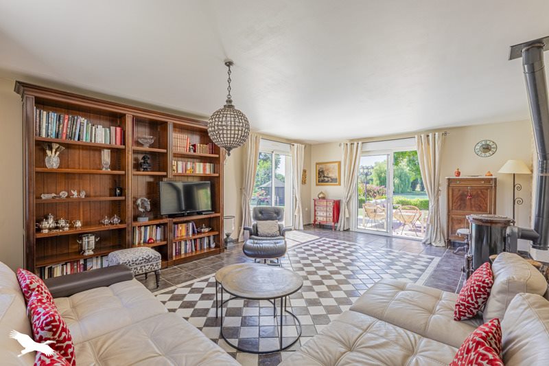Vente Maison NEUILLE LE LIERRE - 7 pièces -201 m² - (37380)