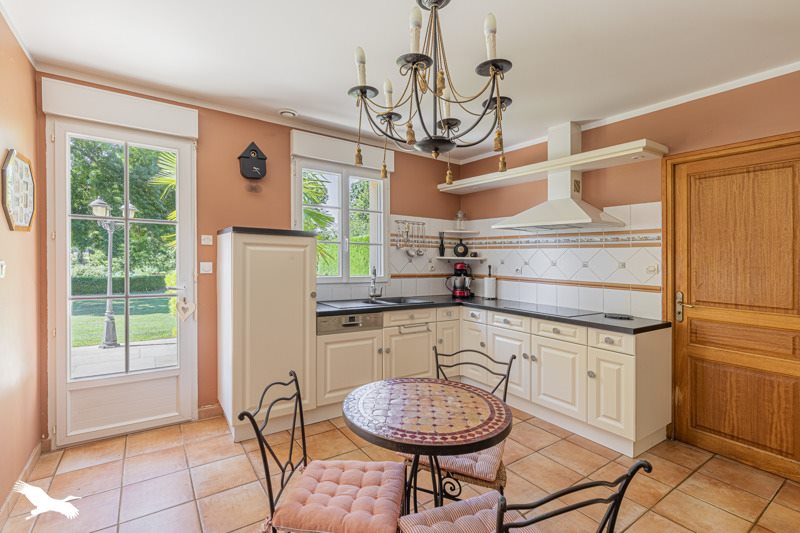 Vente Maison NEUILLE LE LIERRE - 7 pièces -201 m² - (37380)