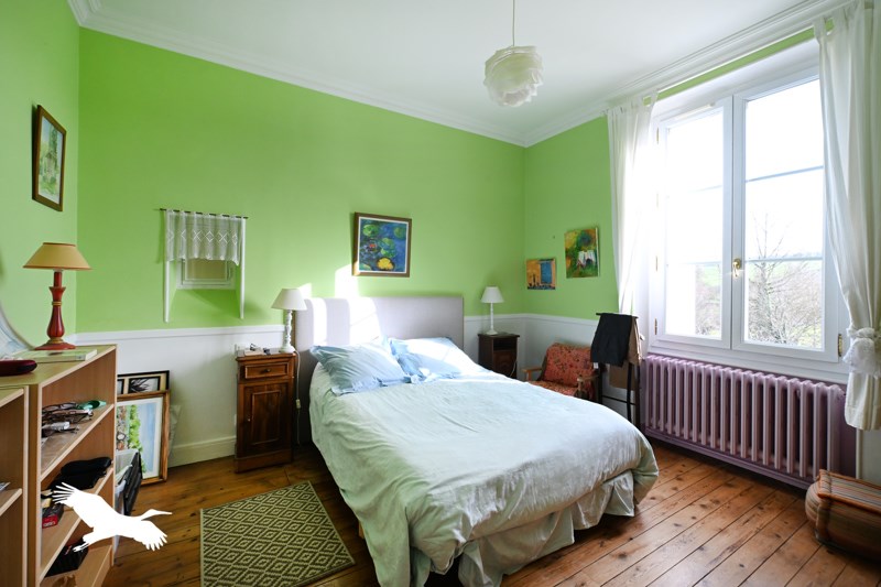 Vente Maison MONTMOREAU - 7 pièces -170 m² - (16190)