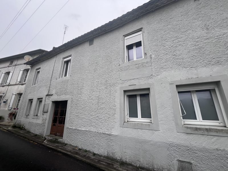 Vente Maison MONTMOREAU - 4 pièces -120 m² - (16190)