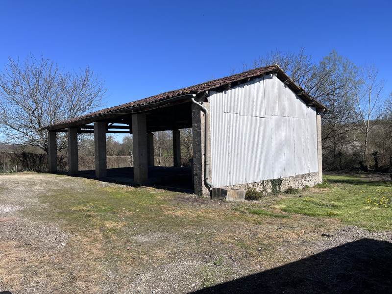 Vente Maison MONTMOREAU - 6 pièces -112 m² - (16190)