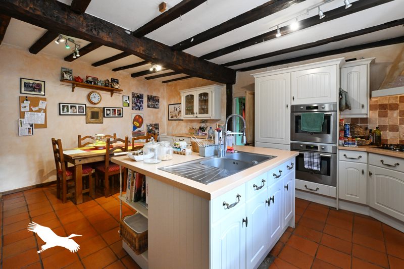 Vente Maison POULLIGNAC - 7 pièces -300 m² - (16190)