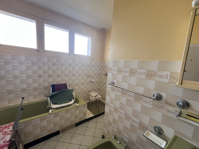 Vente Maison BORS DE MONTMOREAU - 5 pièces -170 m² - (16190)