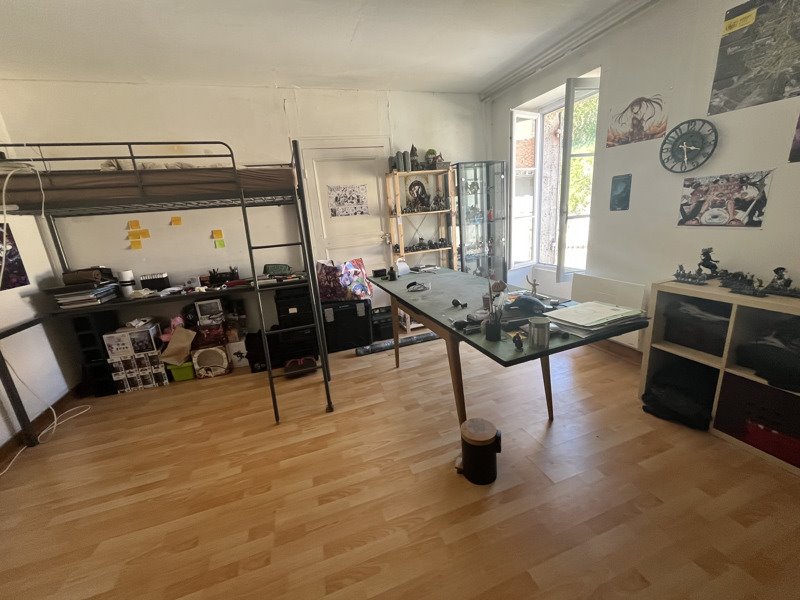 Vente Maison MONTMOREAU - 7 pièces -175 m² - (16190)