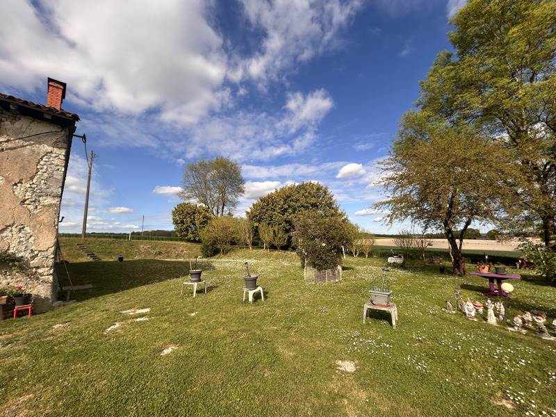 Vente Maison ST MARTIAL - 5 pièces -135 m² - (16190)