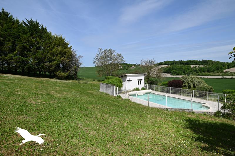 Vente Maison SALLES LAVALETTE - 5 pièces -150 m² - (16190)