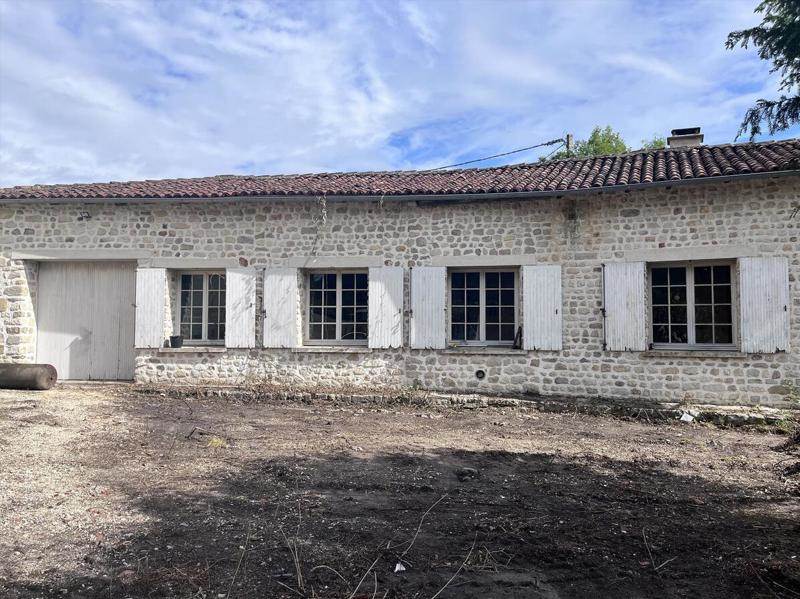 Vente Maison MONTMOREAU - 4 pièces -95 m² - (16190)