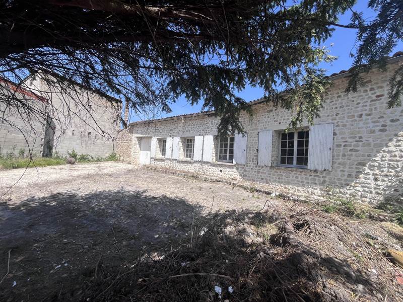 Vente Maison MONTMOREAU - 4 pièces -95 m² - (16190)