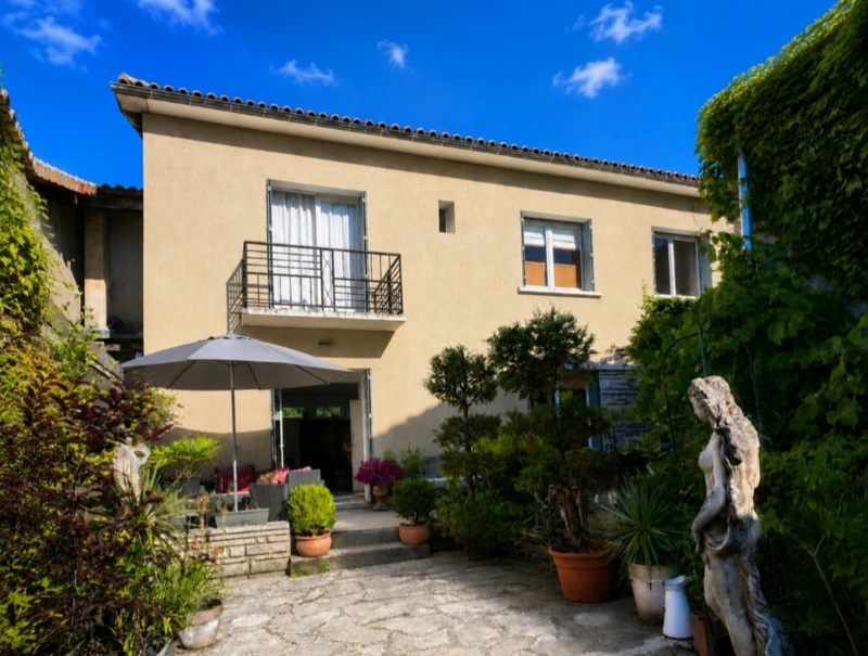 Vente Maison GURAT - 6 pièces -184 m² - (16320)