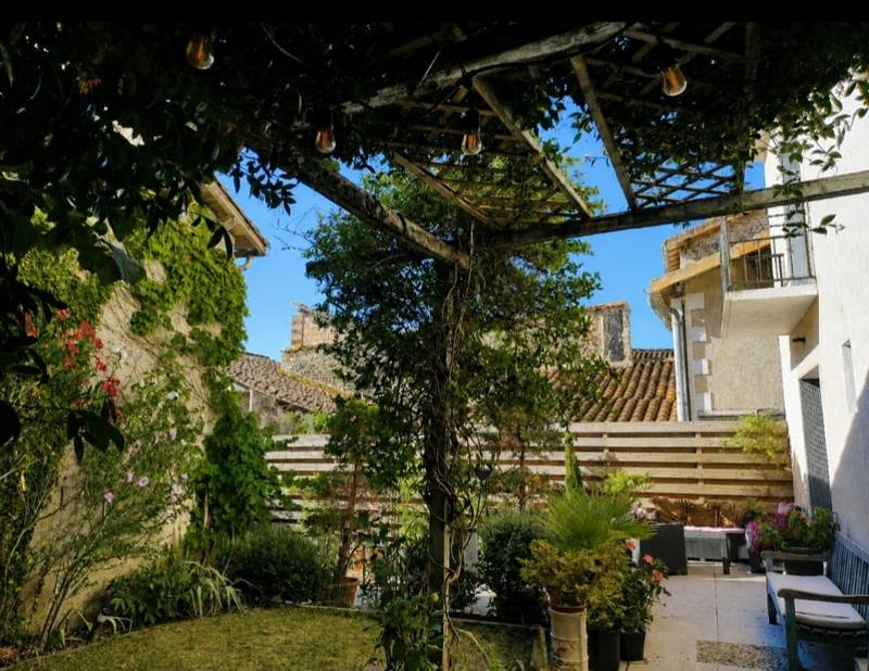 Vente Maison GURAT - 6 pièces -184 m² - (16320)