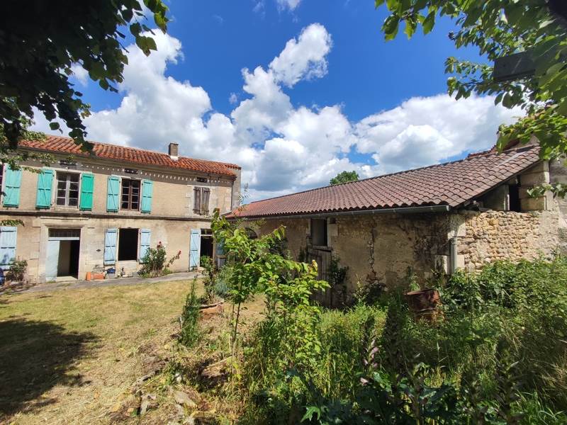 Vente Maison CHADURIE - 4 pièces -132 m² - (16250)