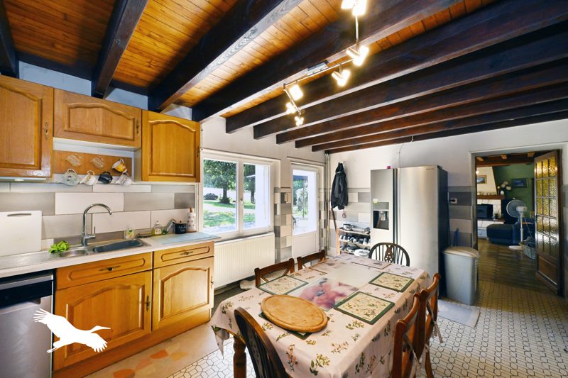 Vente Maison Juignac - 6 pièces -188 m² - (16190)
