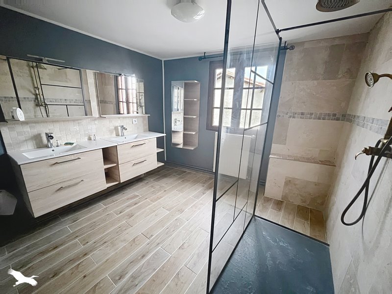 Vente Maison Montmoreau - 4 pièces -140 m² - (16190)