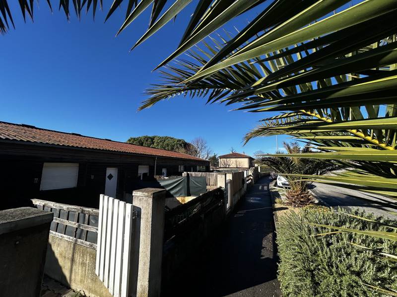 Vente Immeuble LASBORDES - -  215 m² - (11400)