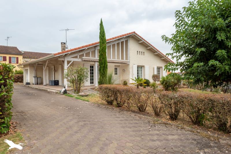 Vente Maison ST PIERRE DU MONT - 6 pièces -160 m² - (40280)
