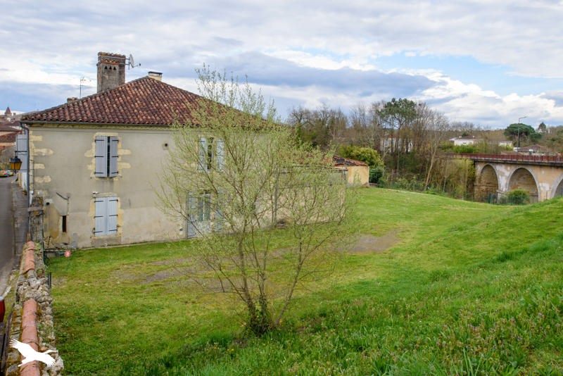 Vente Maison ROQUEFORT - 8 pièces -380 m² - (40120)