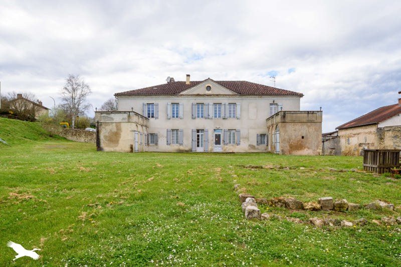 Vente Maison ROQUEFORT - 8 pièces -380 m² - (40120)