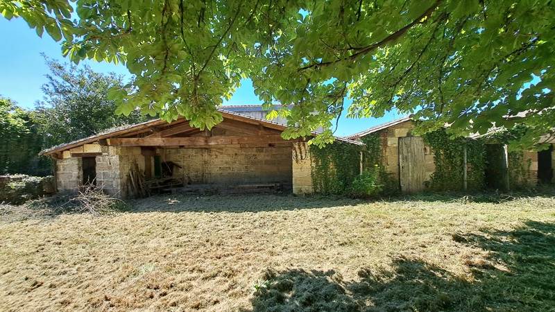 Vente Maison ST MEDARD DE GUIZIERES - 8 pièces -419 m² - (33230)