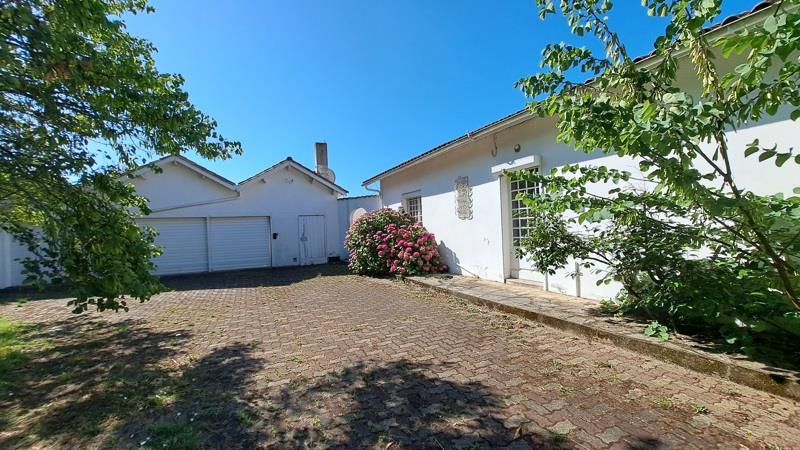 Vente Maison ST SEURIN SUR L ISLE - 7 pièces -224 m² - (33660)