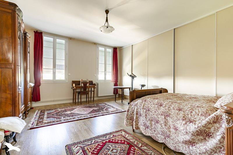 Vente Maison PUYNORMAND - 7 pièces -280 m² - (33660)