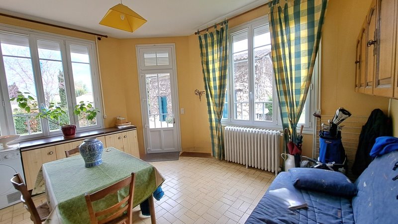 Vente Maison Saint-Seurin-sur-l'Isle - 7 pièces -159 m² - (33660)