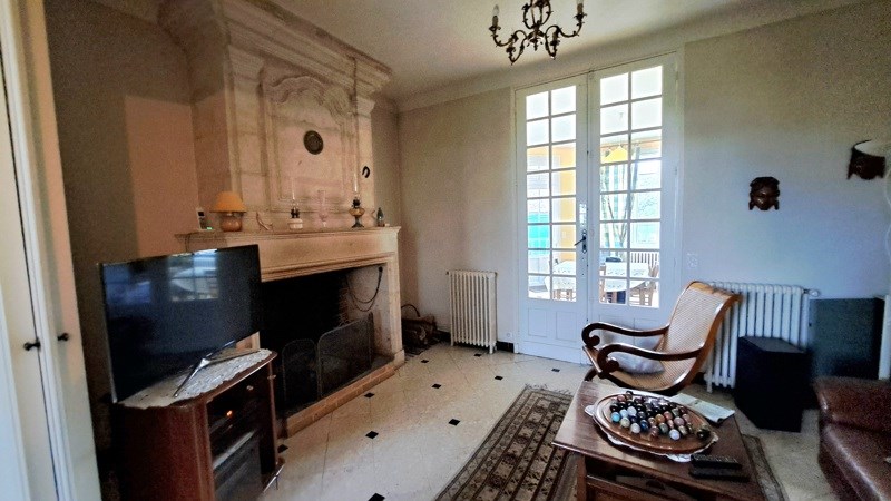 Vente Maison Saint-Seurin-sur-l'Isle - 7 pièces -159 m² - (33660)
