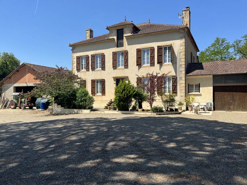 Vente Maison LAUJUZAN - 9 pièces -380 m² - (32110)