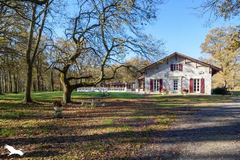 Vente Maison AURICE - 5 pièces -372 m² - (40500)