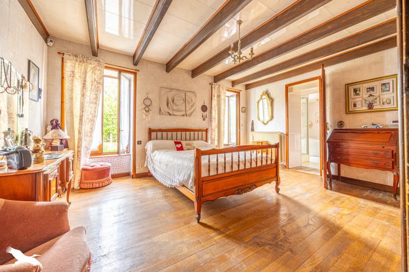 Vente Maison ANAIS - 7 pièces -284 m² - (17540)