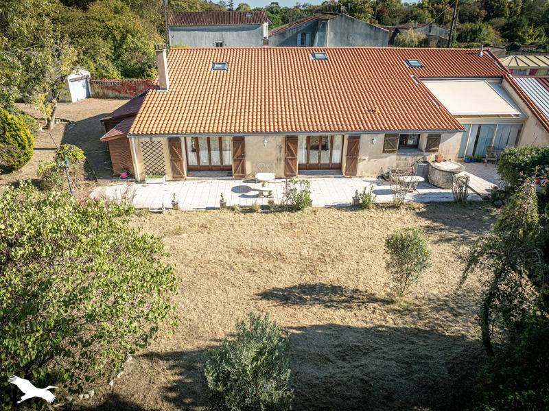 Vente Maison ANAIS - 7 pièces -284 m² - (17540)