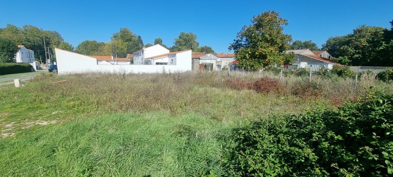 Vente Terrain AIGREFEUILLE D AUNIS - -627 m² - (17290)
