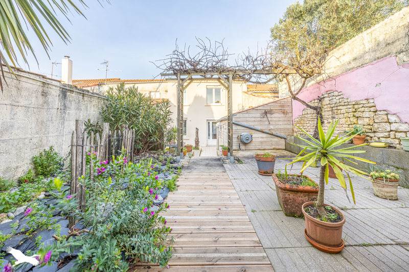Vente Maison CROIX CHAPEAU - 4 pièces -92 m² - (17220)