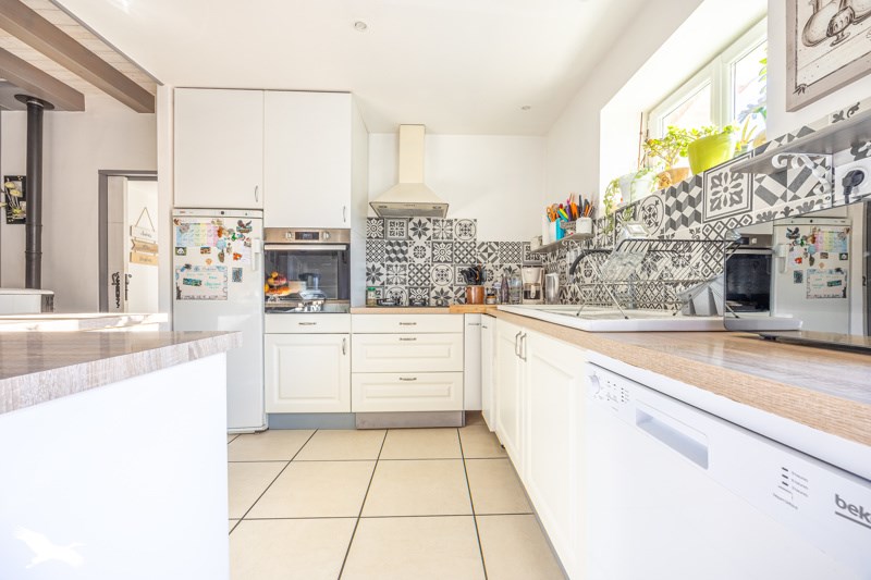 Vente Maison ARDILLIERES - 6 pièces -213 m² - (17290)