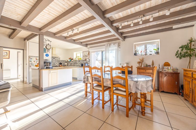 Vente Maison ARDILLIERES - 6 pièces -213 m² - (17290)