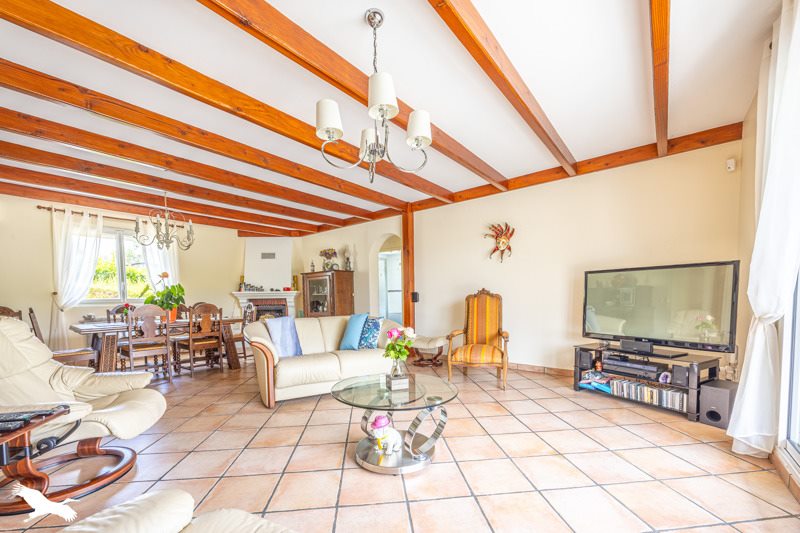 Vente Maison FORGES - 7 pièces -167 m² - (17290)