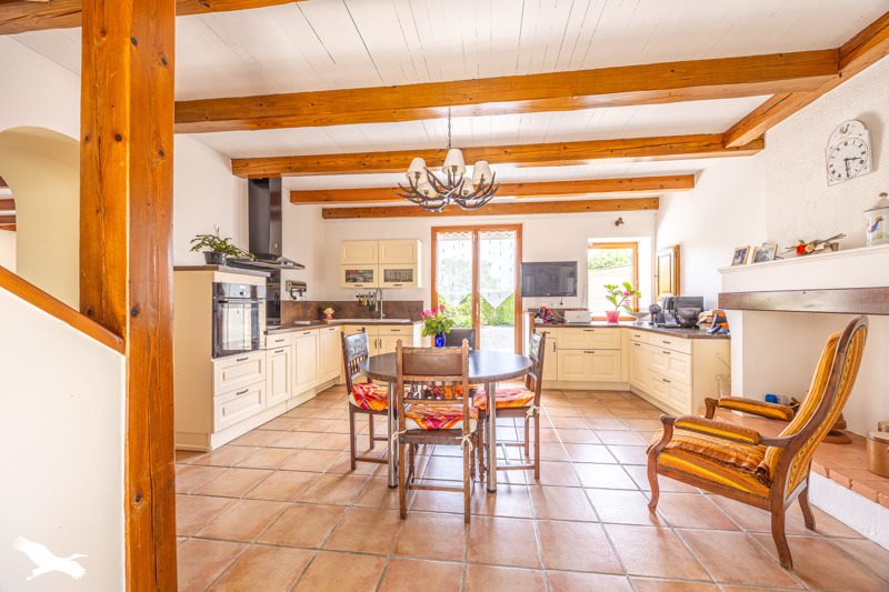 Vente Maison FORGES - 7 pièces -167 m² - (17290)