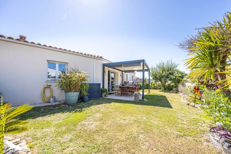 Vente Maison ANGLIERS - 5 pièces -94 m² - (17540)