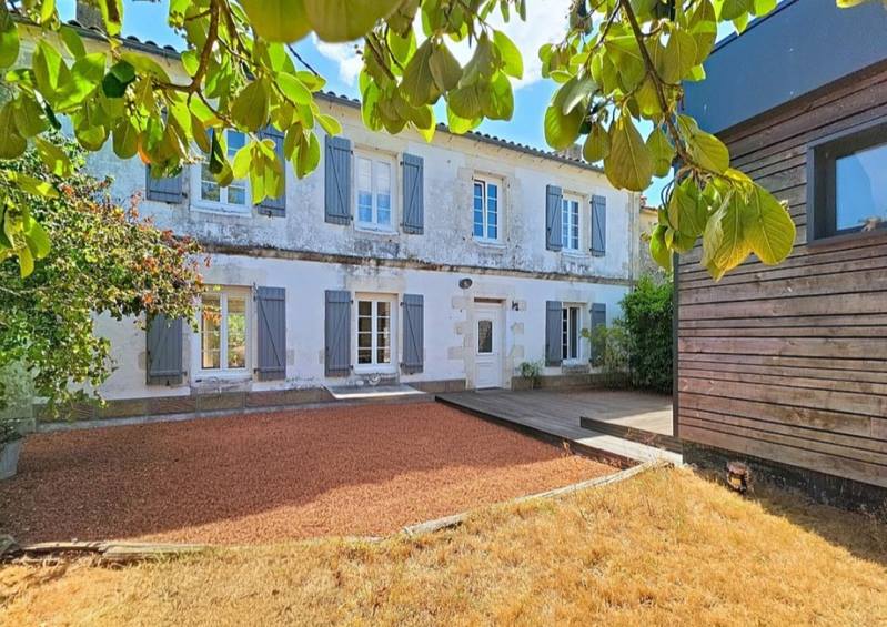 Vente Maison ARDILLIERES - 5 pièces -170 m² - (17290)