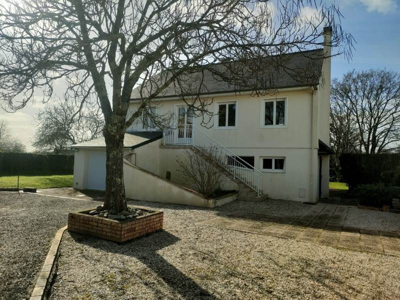 Vente Maison ST ETIENNE DE MONTLUC - 6 pièces -150 m² - (44360)