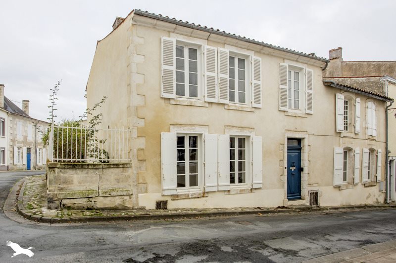 Vente Maison MARANS - 7 pièces -206 m² - (17230)