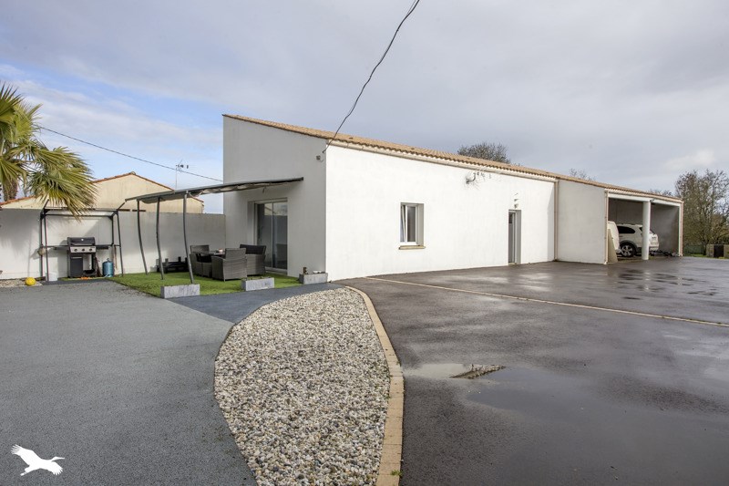 Vente Maison LA RONDE - 5 pièces -175 m² - (17170)