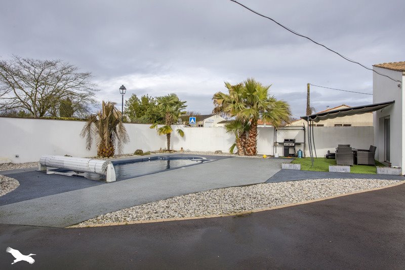 Vente Maison LA RONDE - 5 pièces -175 m² - (17170)