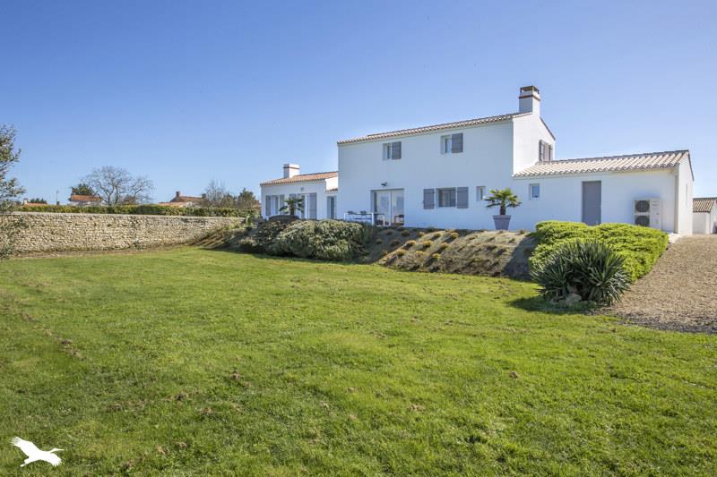Vente Maison PUYRAVAULT - 7 pièces -184 m² - (85450)