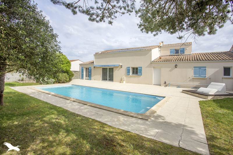 Vente Maison LONGEVES 17230 5 pièces - 180 m²