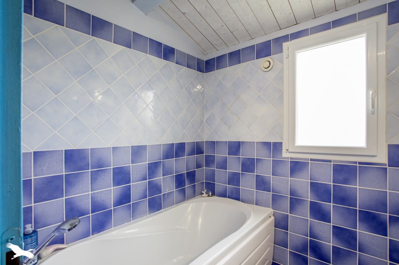 Vente Maison LONGEVES - 5 pièces -180 m² - (17230)