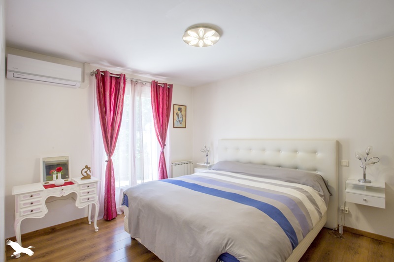 Vente Maison LONGEVES - 5 pièces -180 m² - (17230)