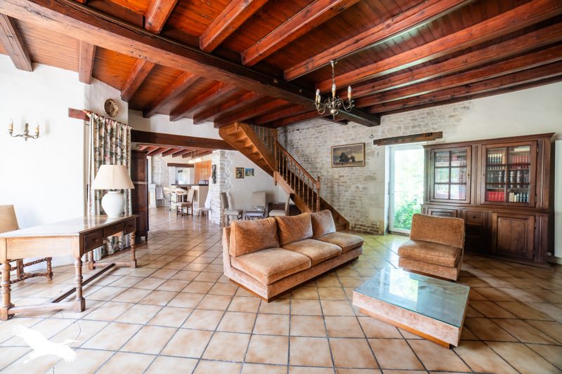 Vente Maison MARANS - 10 pièces -369 m² - (17230)