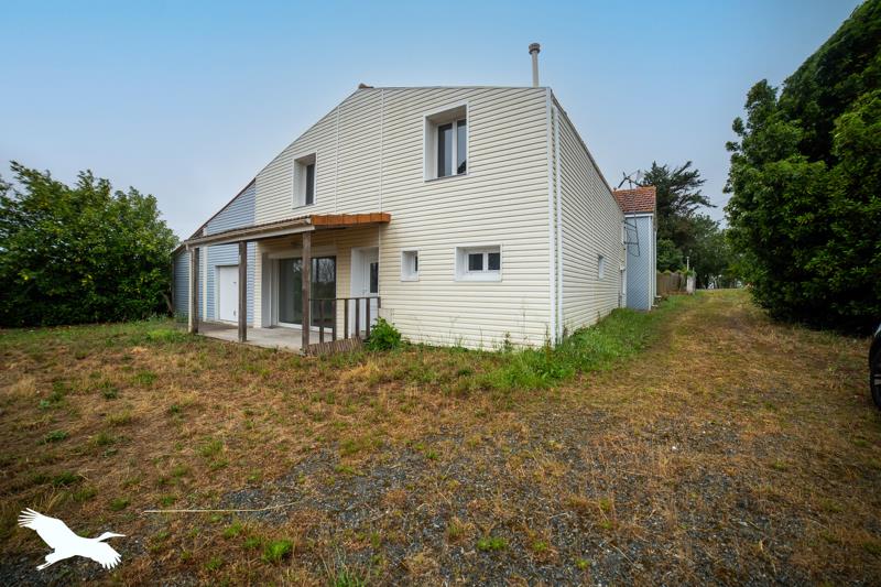 Vente Maison LA RONDE - 8 pièces -245 m² - (17170)