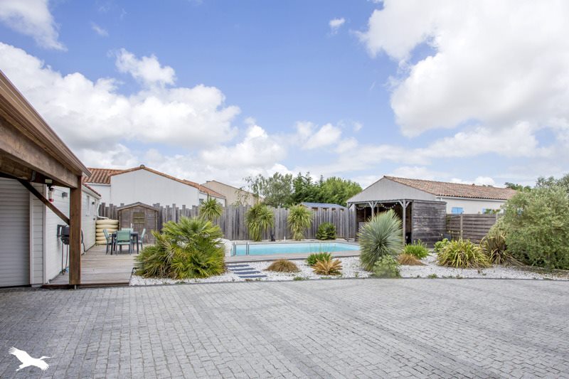 Vente Maison CHARRON - 8 pièces -185 m² - (17230)