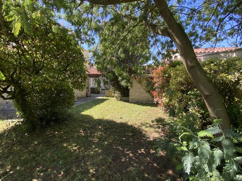 Vente Maison STE RADEGONDE DES NOYERS - 10 pièces -285 m² - (85450)